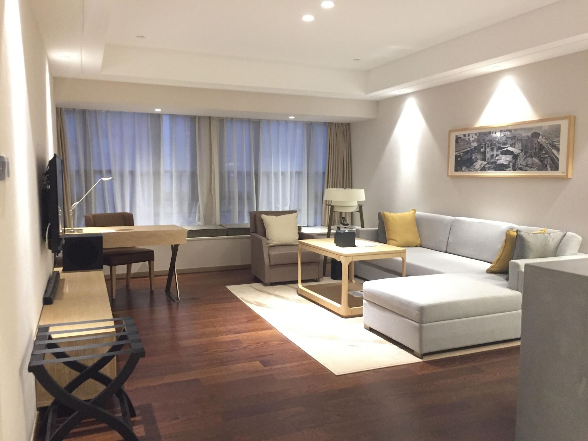 Somerset Yangtze River Apartment *