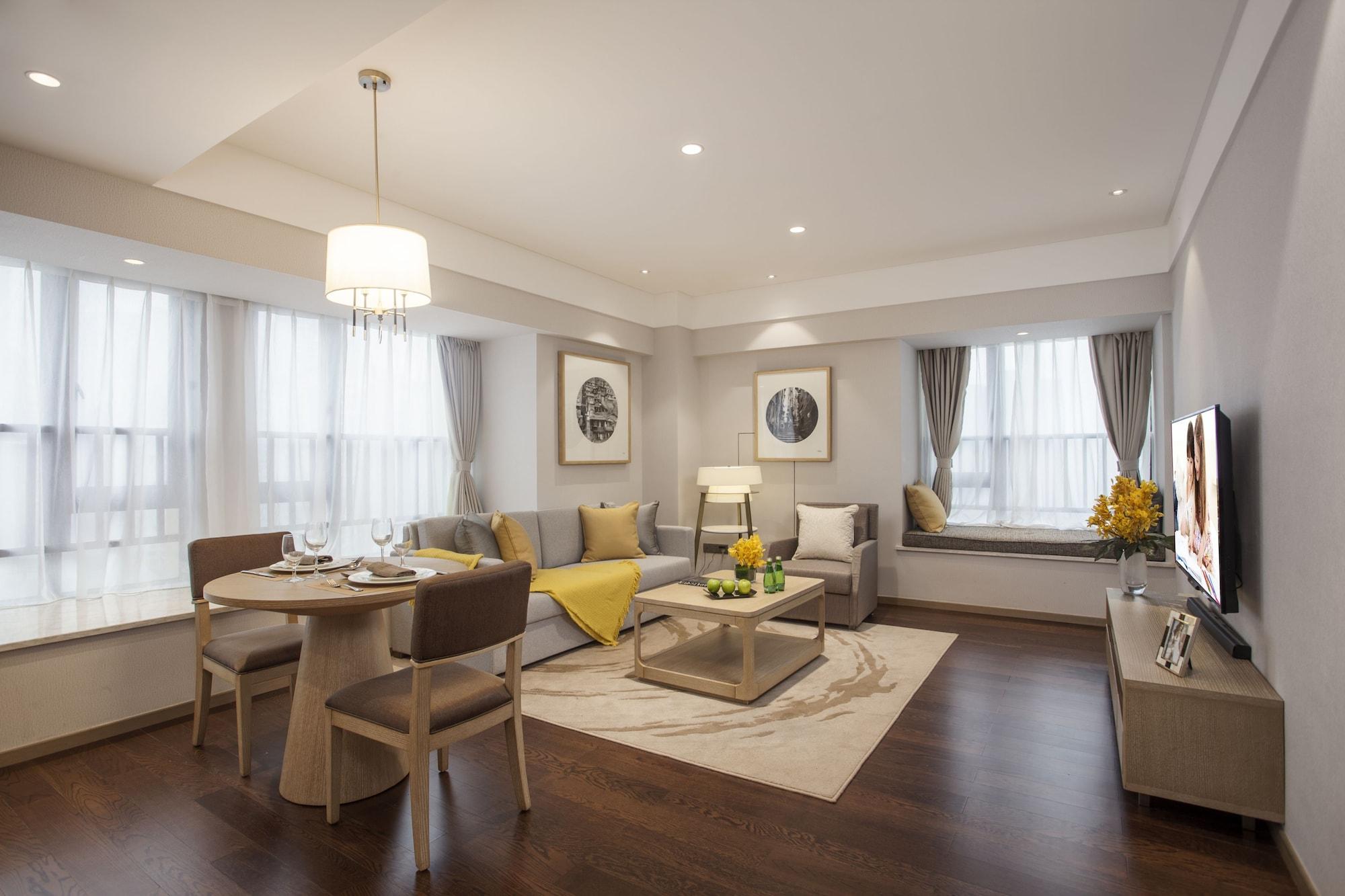 Somerset Yangtze River Apartment *